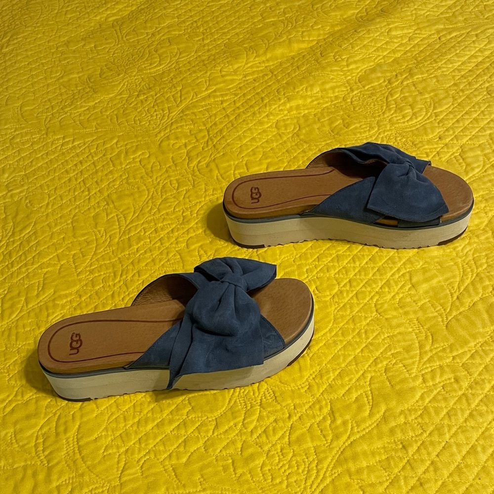 UGG Women's Navy Bow Mules